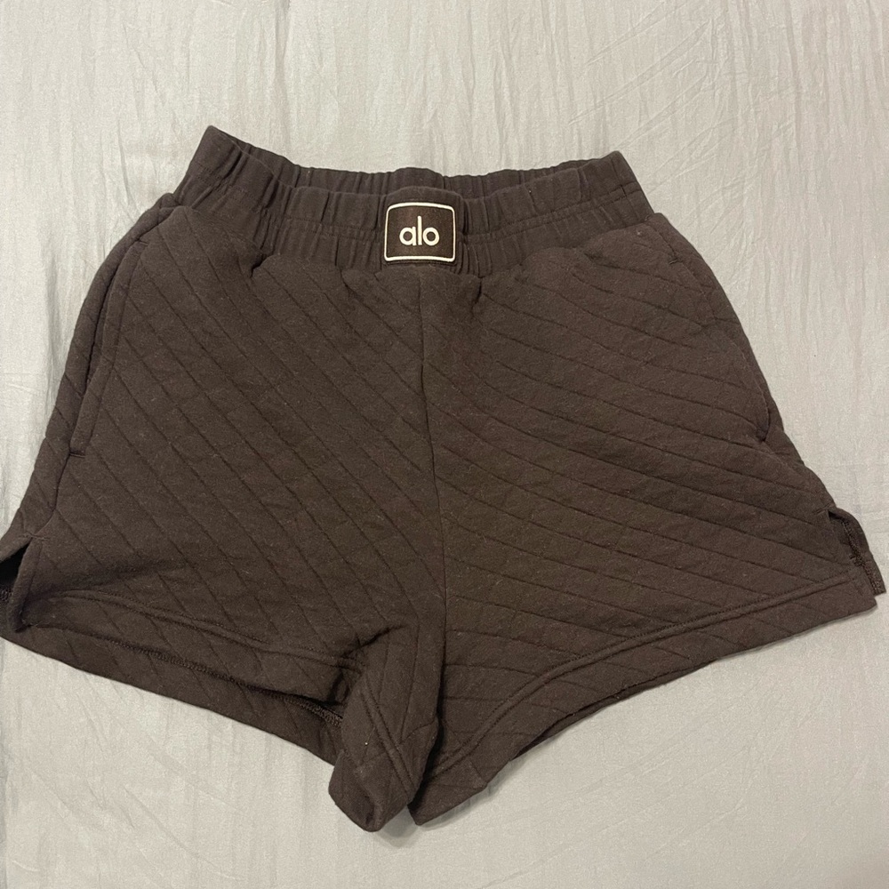 ALO Yoga Women's Black Quilted Athletic Shorts
